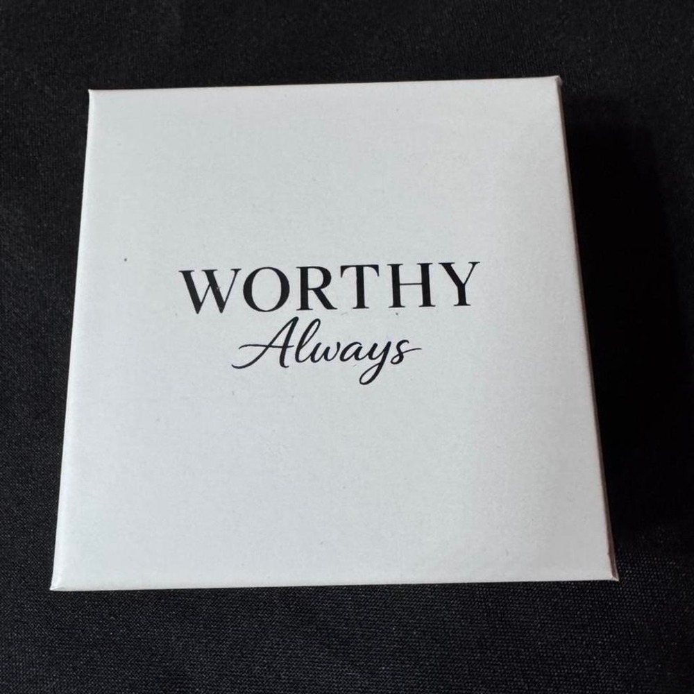 Engraved "Don't let the hard days win" adjustable bracelet NWT - Picture 5 of 5